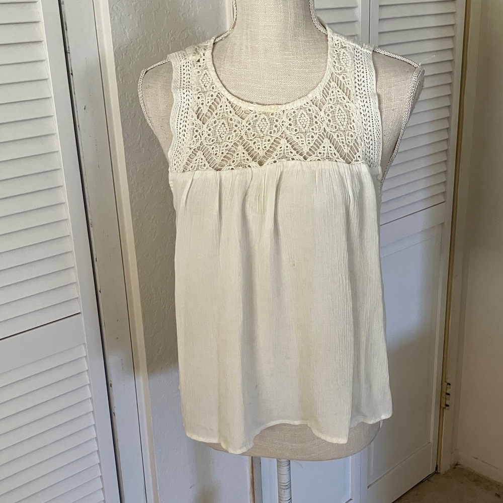 Bleuh Ciel Cream Lace Blouse size M crochet neckline